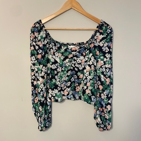 H&M Tops - H&M Floral Puff Sleeve Top XXS